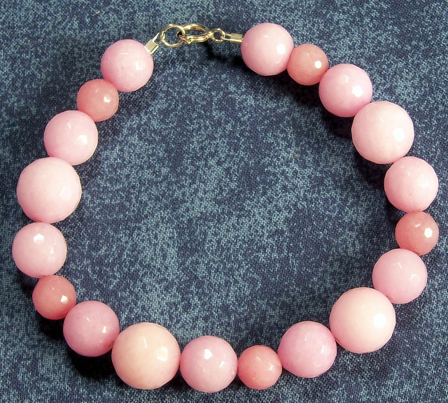 NEW! Pink Jade Bracelet
